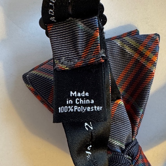 jf j.ferrar Black and Red Tartan Plaid Bow Tie - Picture 3 of 4